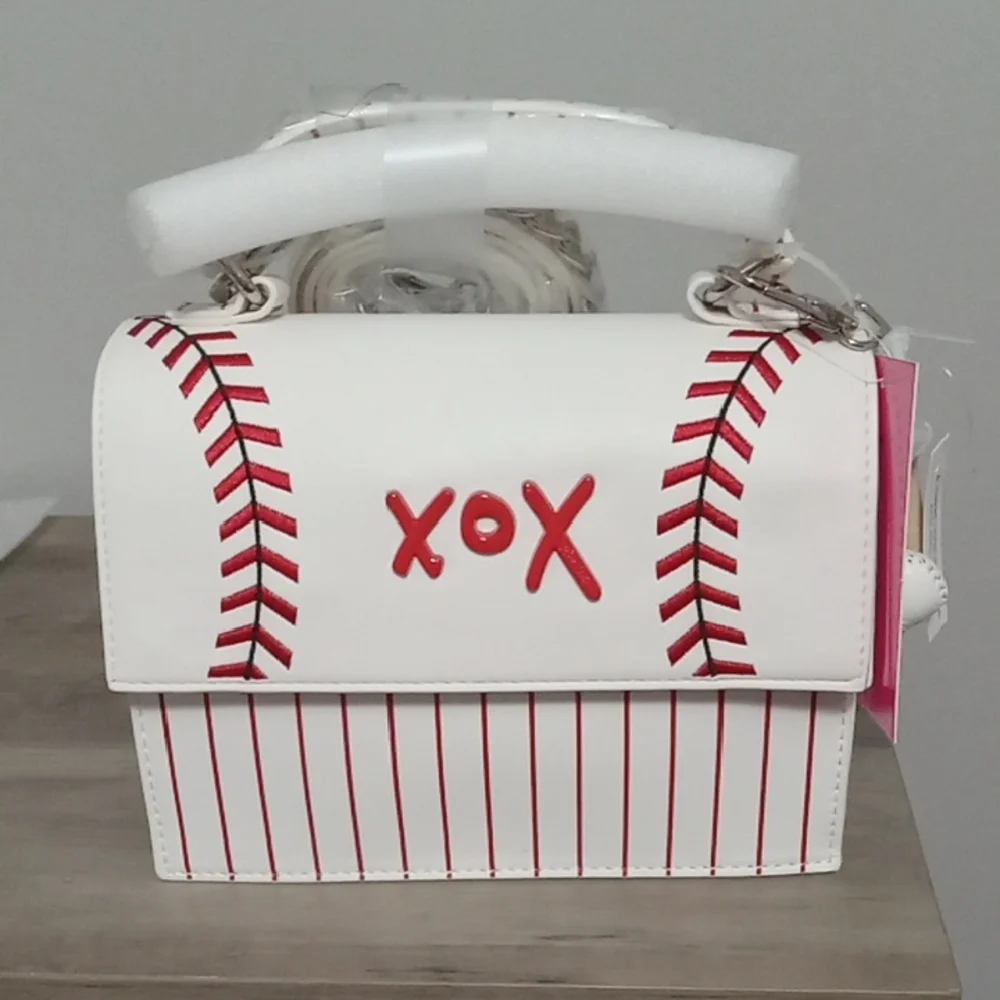 Betsey Johnson leather baseball crossbody bag NWT - Picture 1 of 4